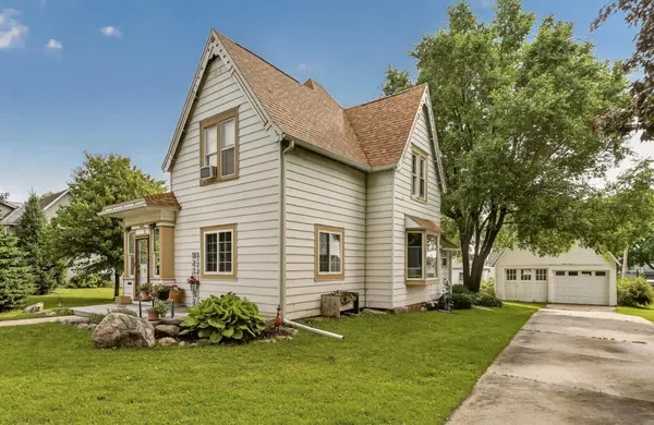605 University AVE, Spring Valley, MN 55975