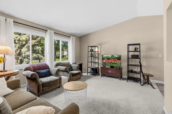 926 Sherwood RD, Shoreview, MN 55126