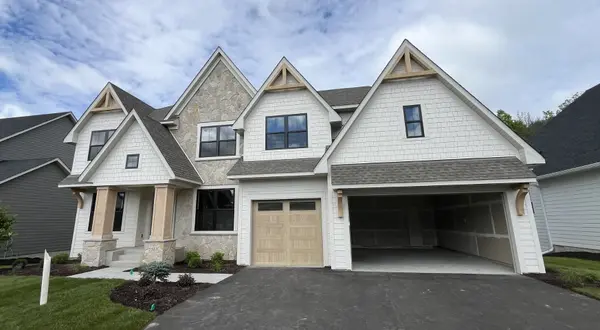 5563 Rolling Hills Pkwy, Victoria, MN 55318