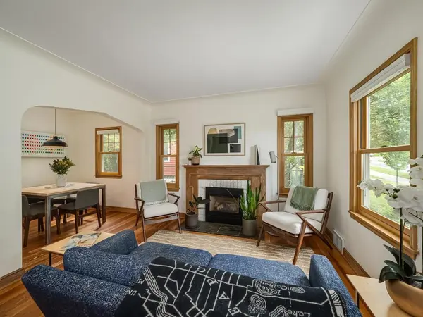 21 Queen AVE S, Minneapolis, MN 55405