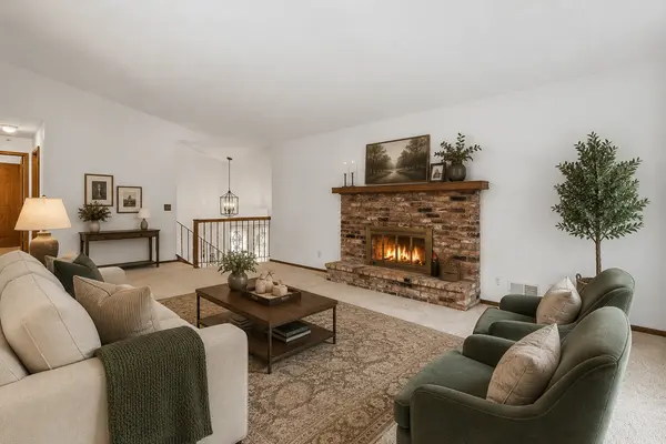 16500 Lake Ridge DR, Maple Grove, MN 55311
