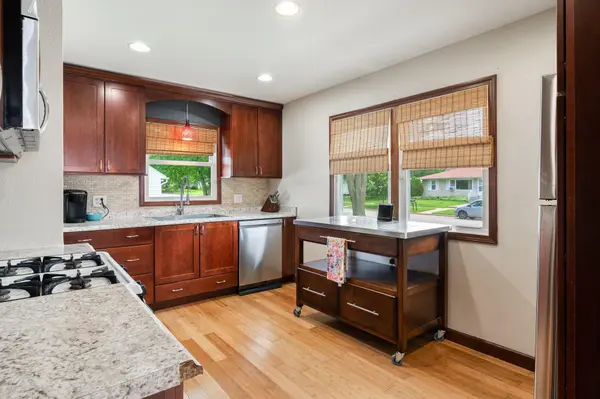 512 S 1st ST, La Crescent, MN 55947