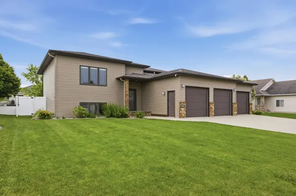 4278 54th ST S, Fargo, ND 58104