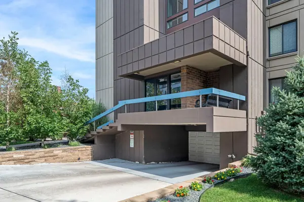 2800 W 44th ST #302, Minneapolis, MN 55410