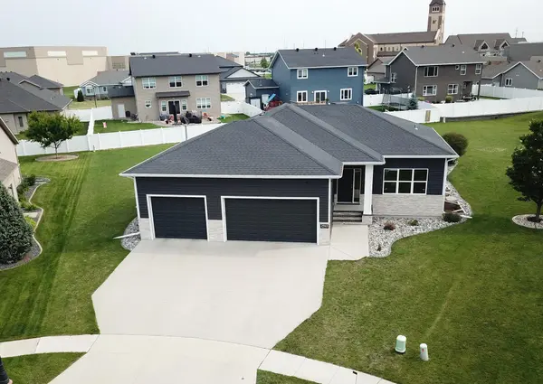 2943 6th ST E, West Fargo, ND 58078