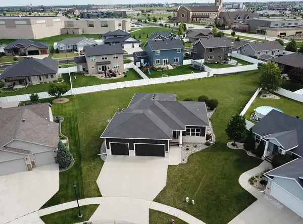2943 6th ST E, West Fargo, ND 58078