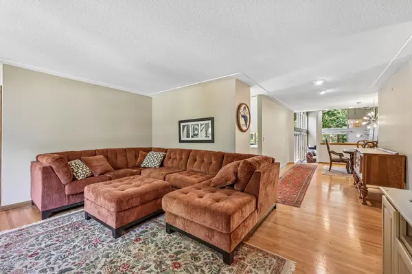 2955 Regent AVE N, Golden Valley, MN 55422