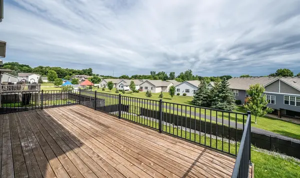 1302 Timber LN, Buffalo, MN 55313
