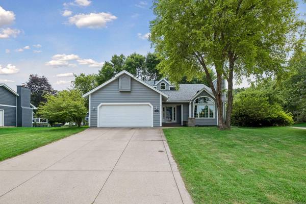 17195 Daniel LN, Eden Prairie, MN 55346