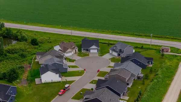 100 Willow LN NW, Kasson, MN 55944