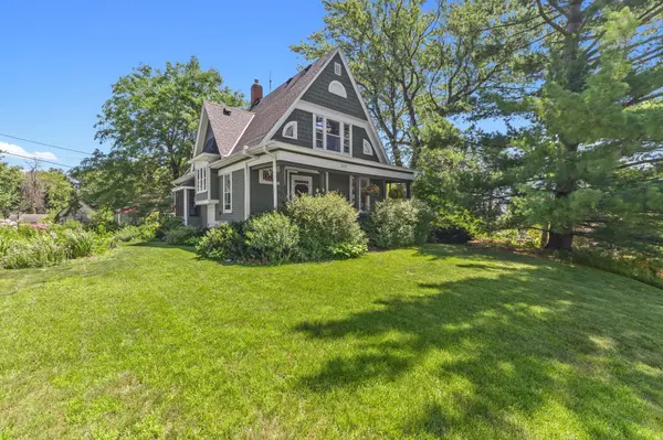 228 Summit AVE, Center City, MN 55012