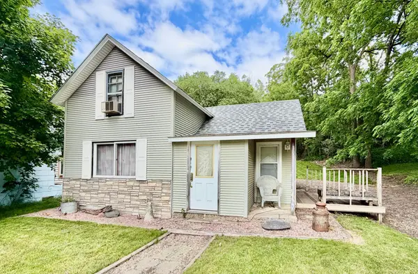 305 Garfield ST S,  Lake Benton,  MN 56149