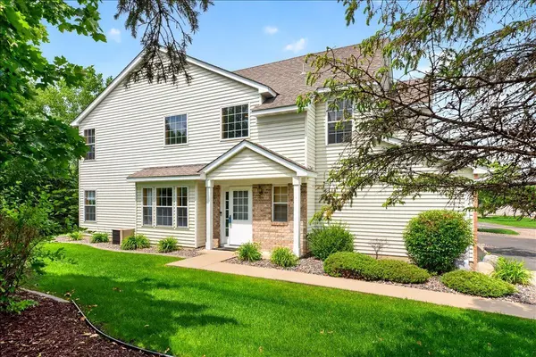 9201 Merrimac LN N, Maple Grove, MN 55311