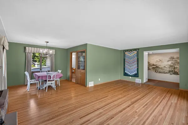 5133 Meadow RDG, Edina, MN 55439