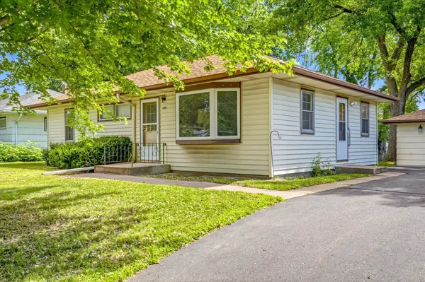 2584 Herschel ST, Roseville, MN 55113