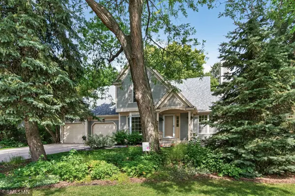 4425 Oakmede LN, White Bear Twp, MN 55110