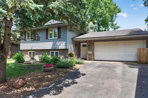 10332 102nd PL N, Maple Grove, MN 55369