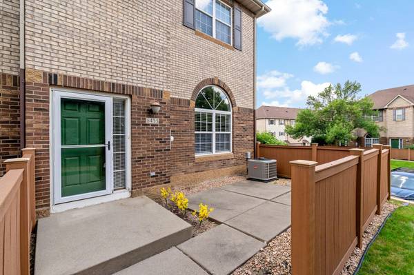 6453 Regency LN, Eden Prairie, MN 55344