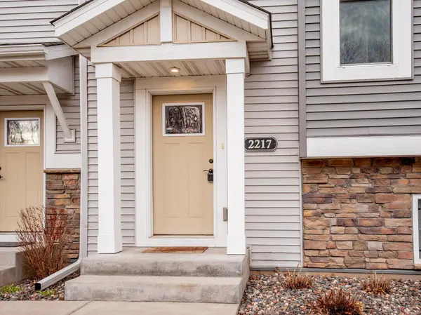 2217 Gateway Hill RD, North Saint Paul, MN 55109