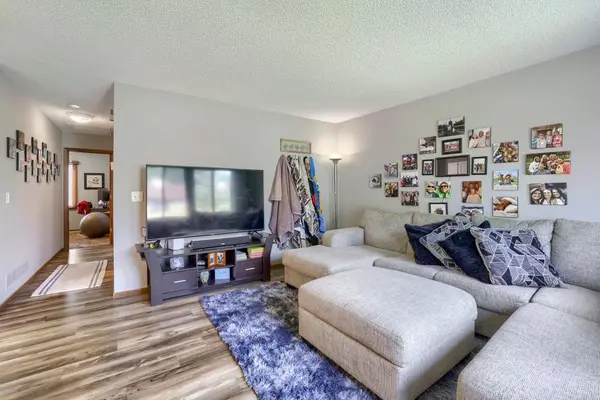 7608 Maplebrook Pkwy N, Brooklyn Park, MN 55445