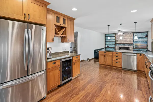2436 Standridge AVE, Maplewood, MN 55109