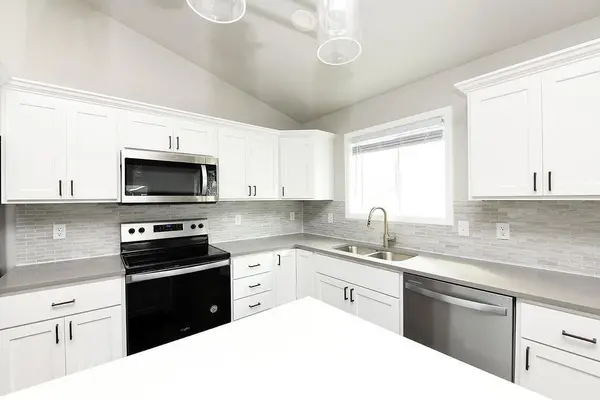 2046 W 11th ST W, West Fargo, ND 58078