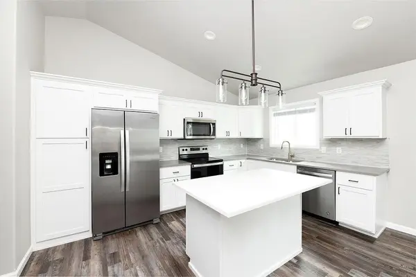 2046 W 11th ST W, West Fargo, ND 58078