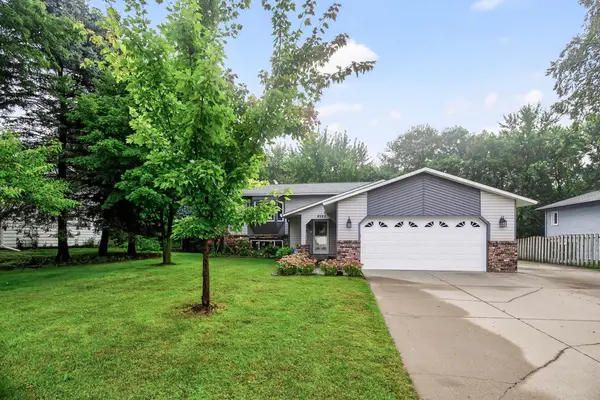 8320 Cooper WAY, Inver Grove Heights, MN 55076