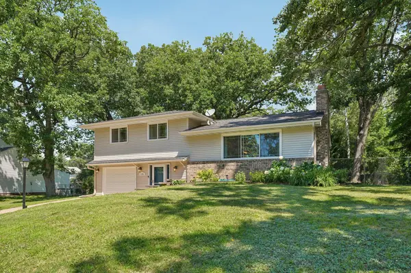 7132 Courtly RD, Woodbury, MN 55125