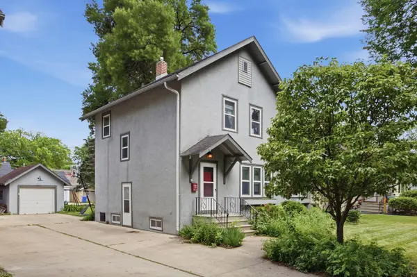 1225 3rd ST N, Fargo, ND 58102