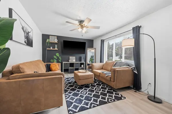 645 School RD NW, Hutchinson, MN 55350