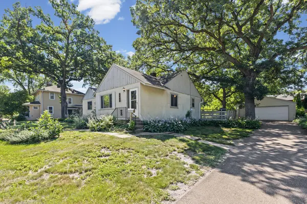 5647 Wood LN, Saint Louis Park, MN 55436