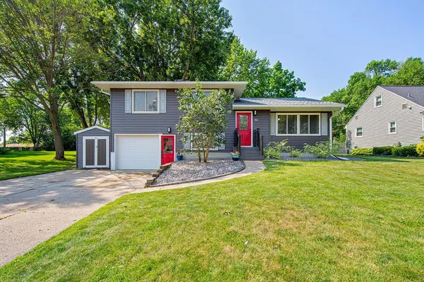 762 E Prince ST, Lake Crystal, MN 56055