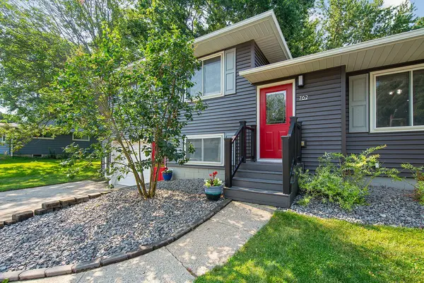 762 E Prince ST, Lake Crystal, MN 56055