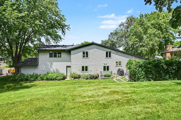 6080 134th ST W, Apple Valley, MN 55124