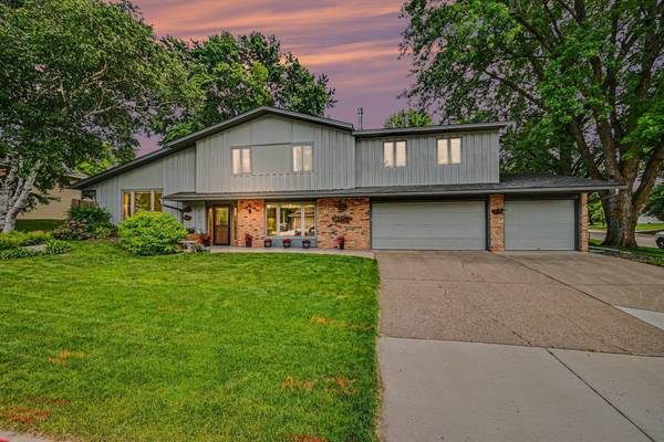 6080 134th ST W, Apple Valley, MN 55124