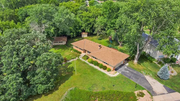 2300 Oakwood DR, Burnsville, MN 55306