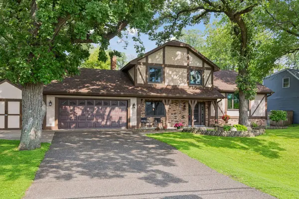2480 Ariel ST N, North Saint Paul, MN 55109