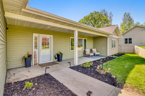 1190 Bay Ridge DR, Detroit Lakes, MN 56501