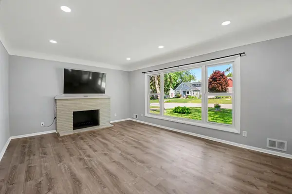 666 3rd AVE NW, New Brighton, MN 55112