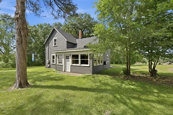 3623 197th AVE NW, Oak Grove, MN 55303