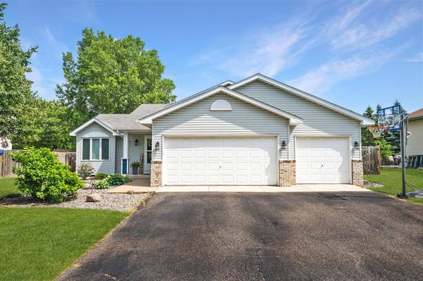 573 Kennedy ST, Anoka, MN 55303