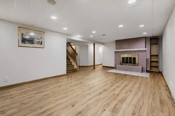 900 W 84th ST, Bloomington, MN 55420