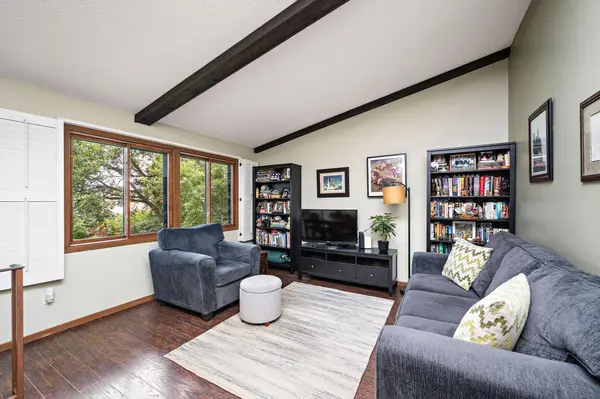8723 Maplebrook Pkwy N, Brooklyn Park, MN 55445