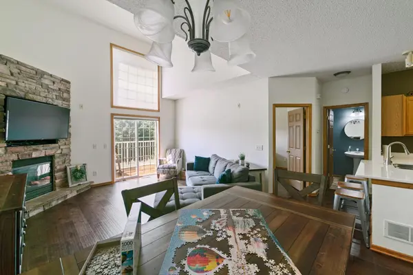 7422 Timber Crest DR S, Cottage Grove, MN 55016