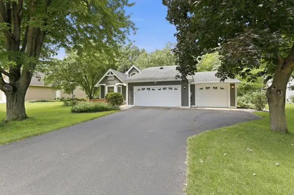 4067 Stockdale DR, Vadnais Heights, MN 55127