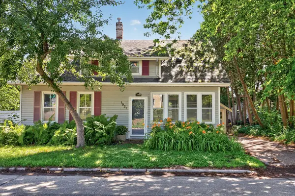 1921 Broadway ST N, Stillwater, MN 55082