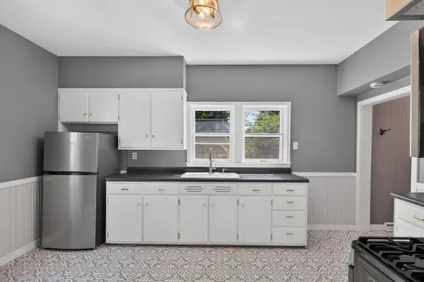1921 Broadway ST N, Stillwater, MN 55082