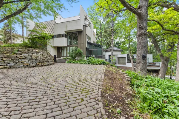 4200 Poplar DR, Golden Valley, MN 55422