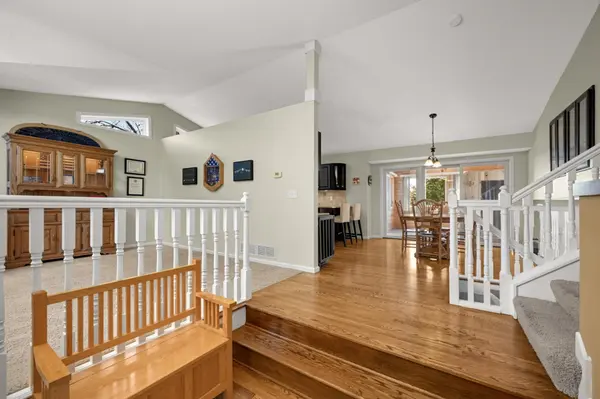 4152 Dakota DR, Rosemount, MN 55068